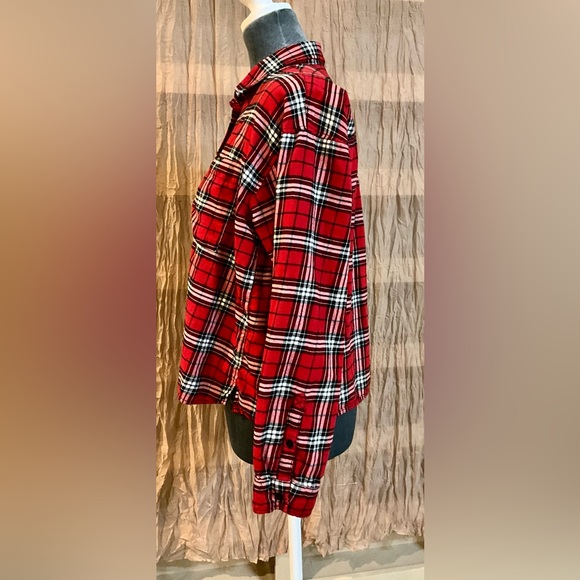 H & M Divided Cropped Flannel Shirt. Size 8 - Picture 3 of 9